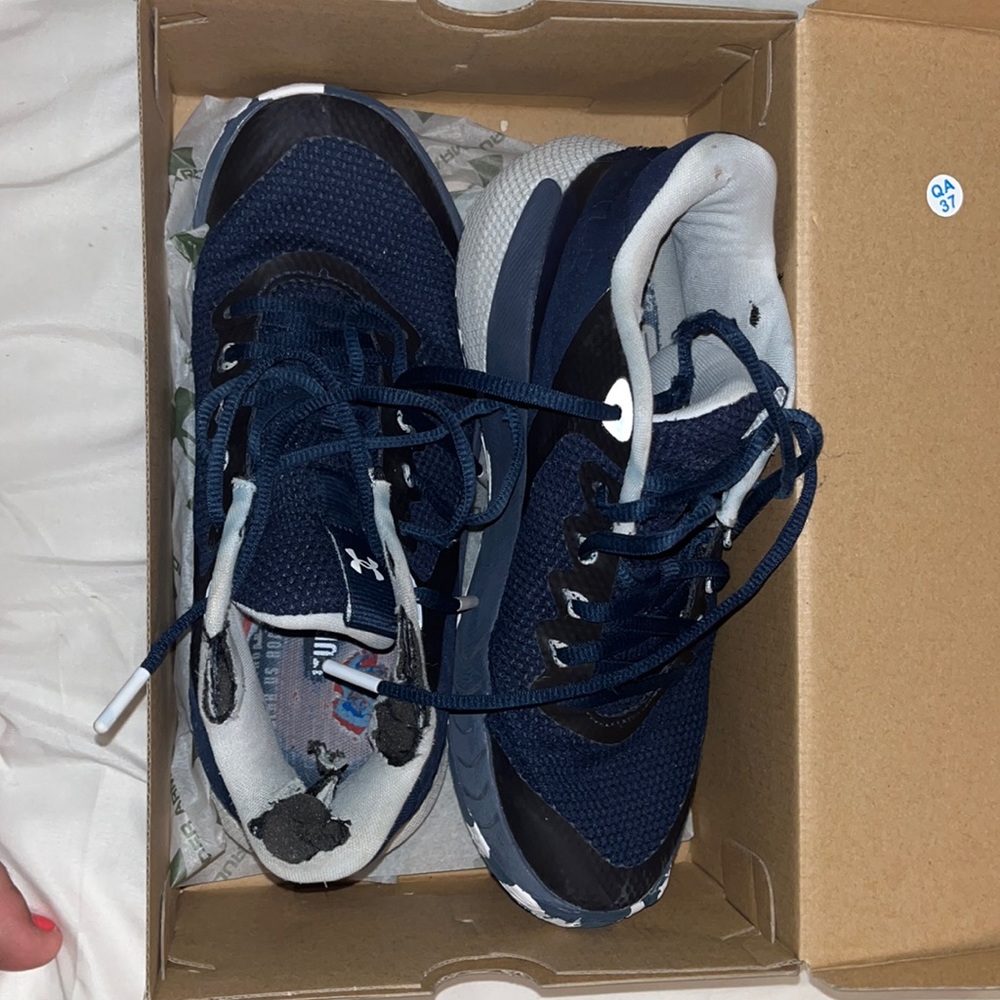 Womens Under Armour Breakthru Basketball Shoes